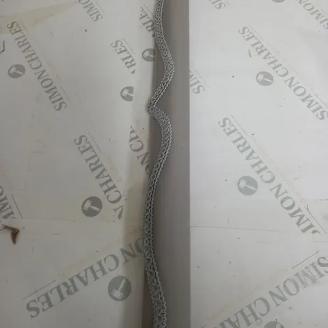 PLAIN SCALLOPED ROLLER BLIND - 120x60