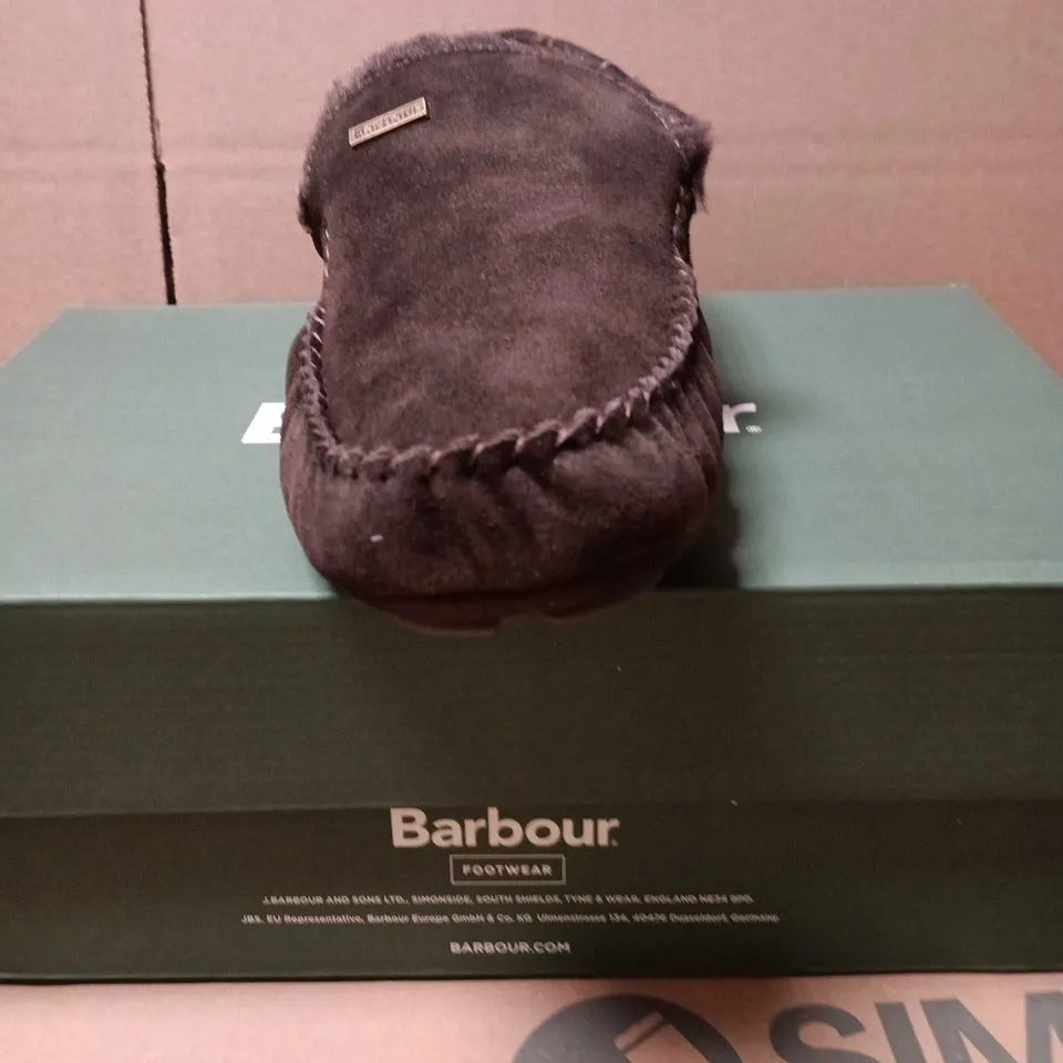 BARBOUR FOOTWEAR MEN'S MOCCASIN SLIPPERS – DARK SUEDE WITH PLAID TRIM SIZE 8