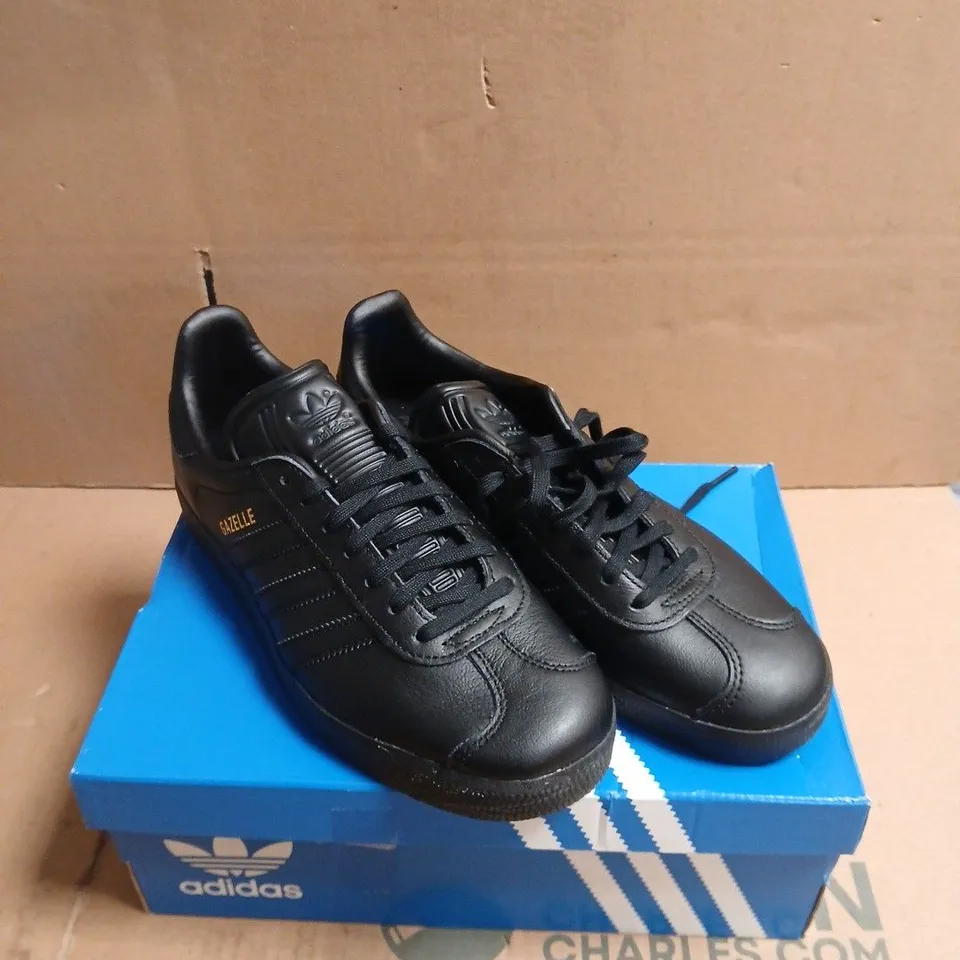 ADIDAS BLACK GAZELLE TRAINERS BOXED SIZE 5