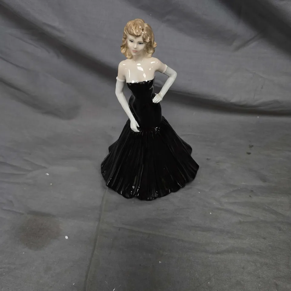 COALPORT LADIES OF FASHION MARGARET FIGURINE – HAND DECORATED BONE CHINA, 2002 EDITION