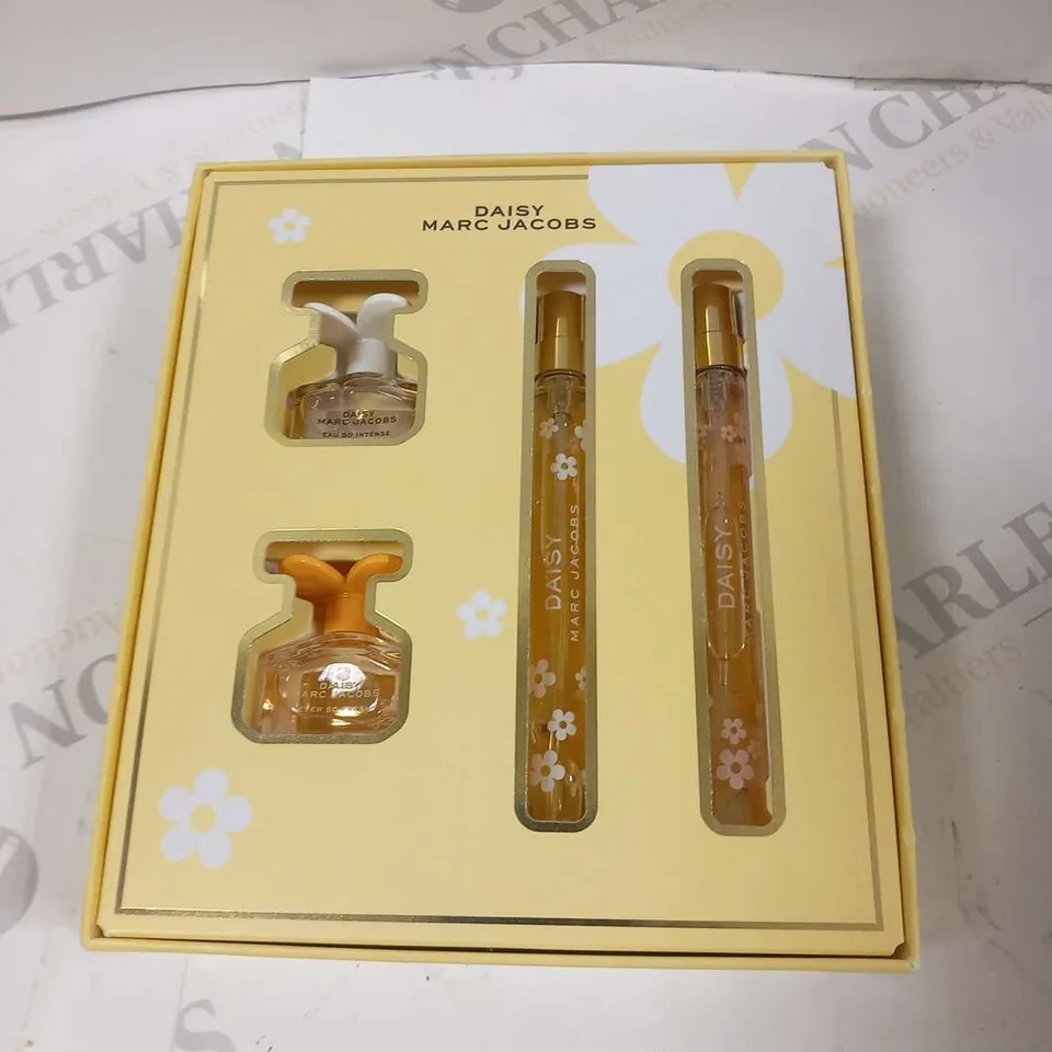 BOXED MARC JACOBS DAISY EAU DE PARFUM GIFT SET