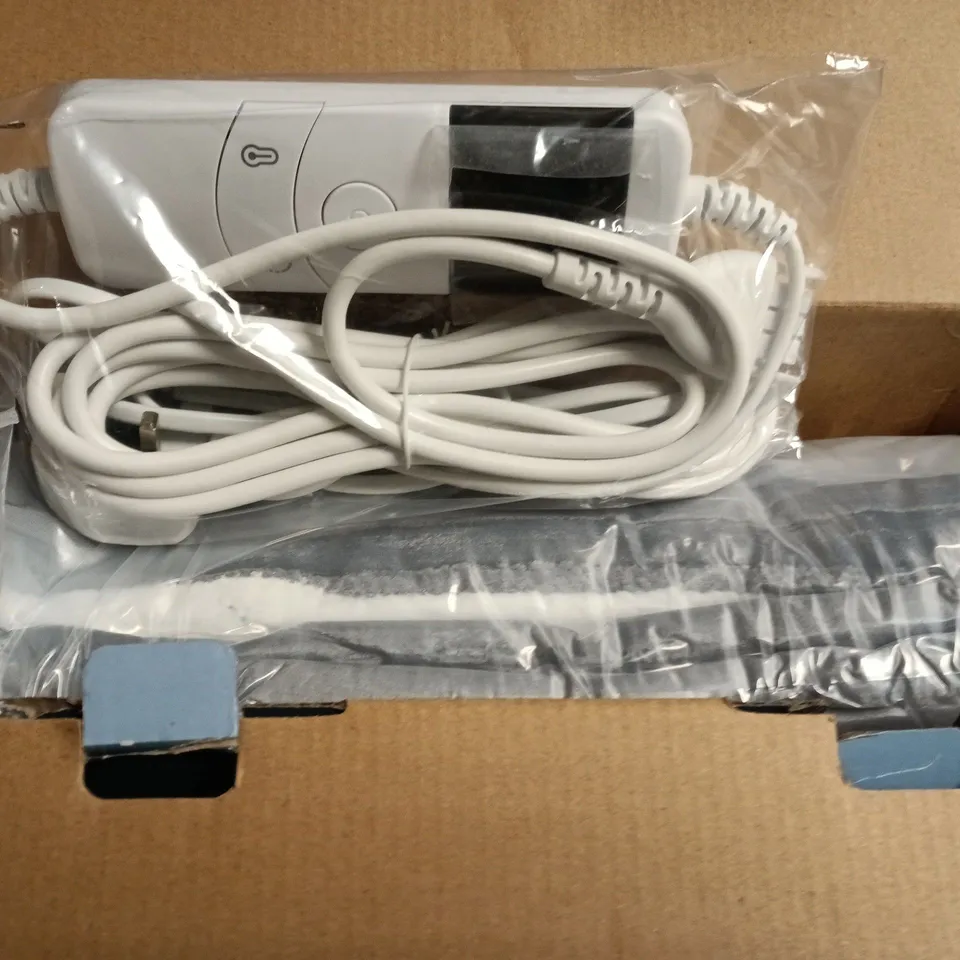 HEATED BLANKET WITH CONTROLLER 