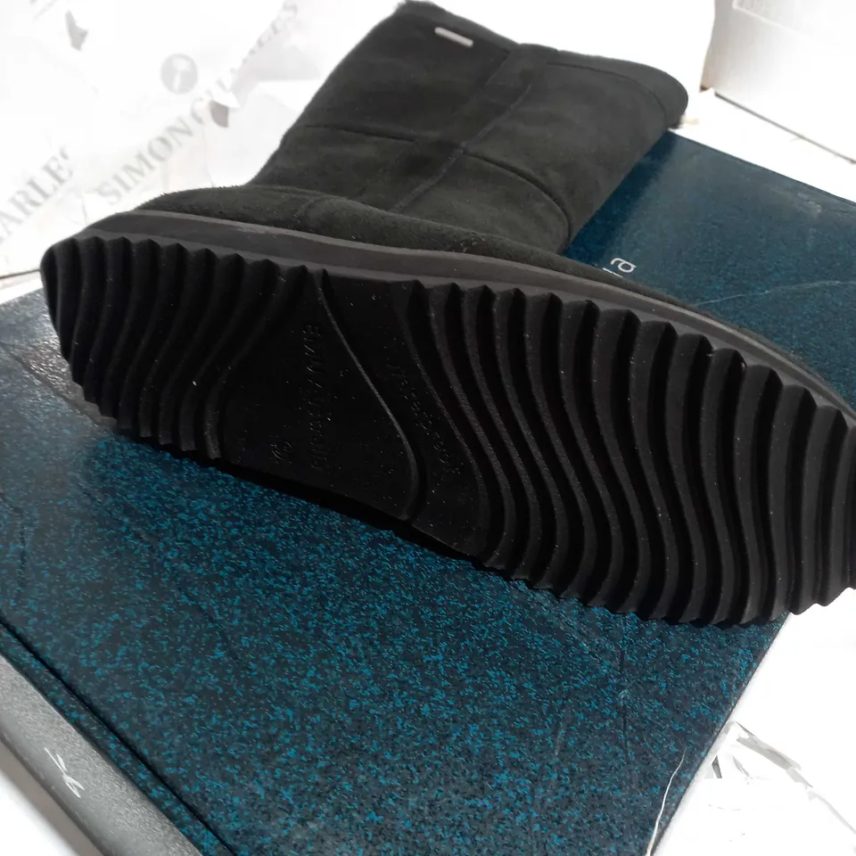 BOXED pair of EMU AUSTRALIA "MOONTA" WATERPROOF KNEE LEATHER BOOTS, BLACK - SIZE 6