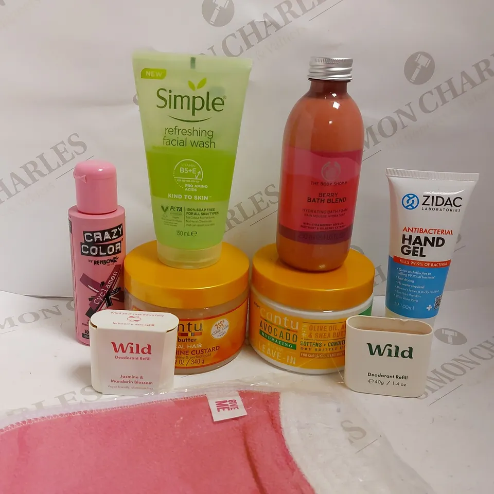 BOX OF APPROX 20 COSMETIC ITEMS TO INCLUDE CANTU HAIR CUSTARD, ZIDAC ANTI BACTERIAL GEL AND SIMPLE FACIAL WASH
