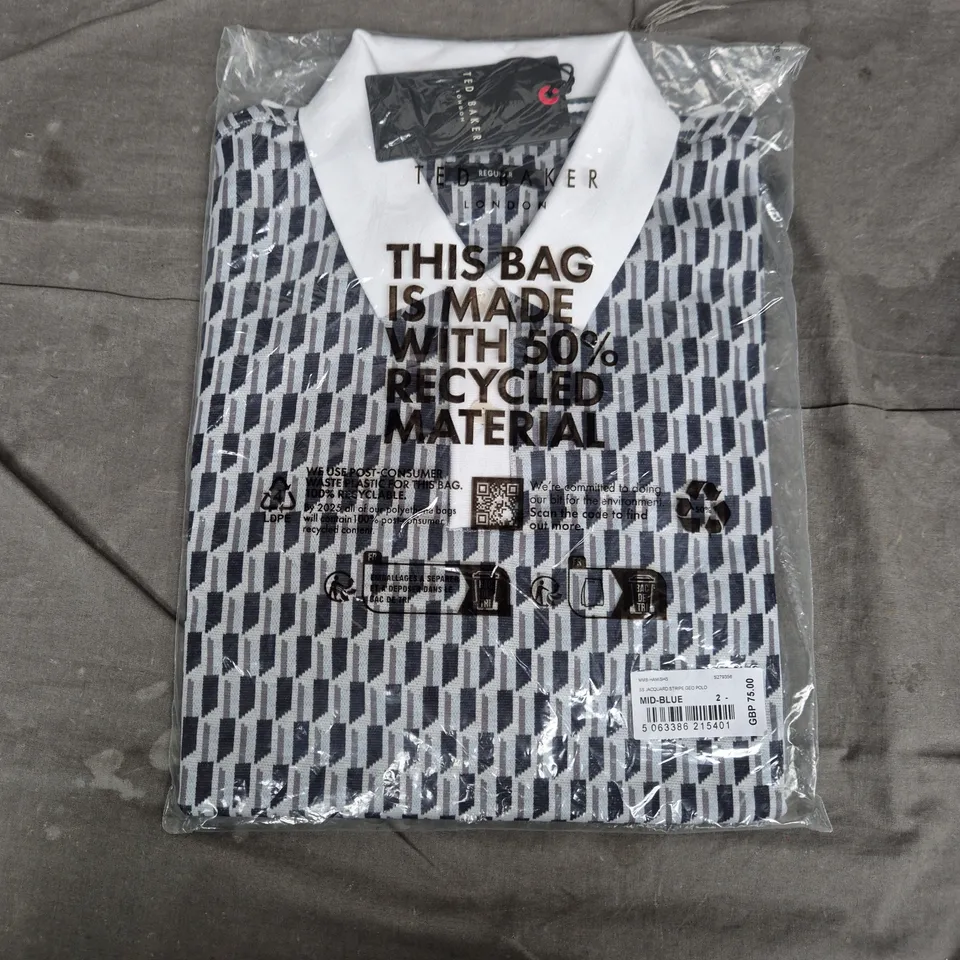 BAGGED BAKER LONDON JACQUARD STRIPE GEO POLO SHIRT – MID-BLUE, SIZE 2