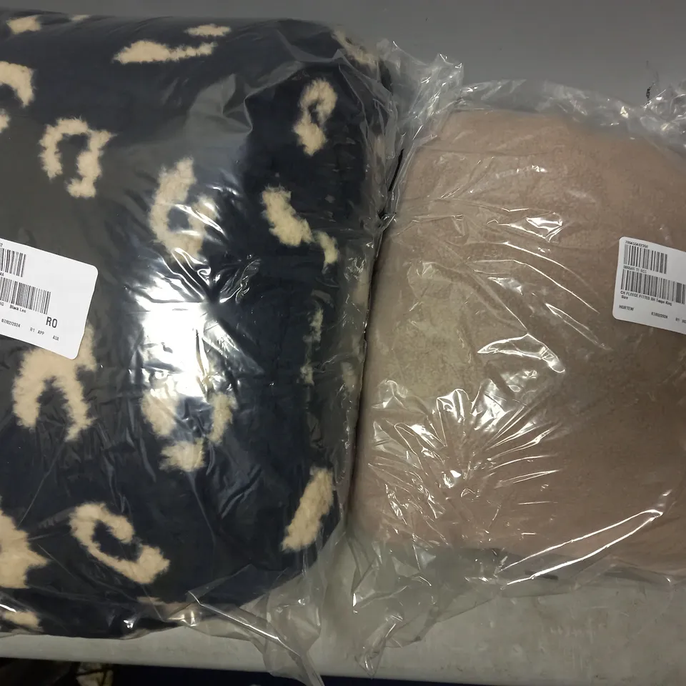 BOX OF APPROXIMATELY 5 ASSORTED CLOTHING AND FASHION ITEMS IN VARIOUS STYLES, SIZES, AND COLOURS - COLLECTION ONLY