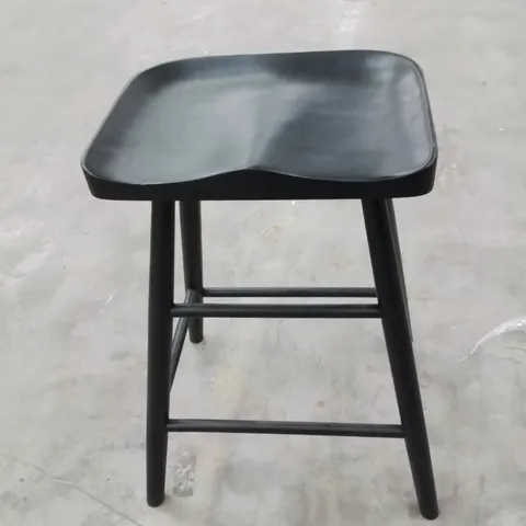 WOODEN BAR STOOL -BLACK-