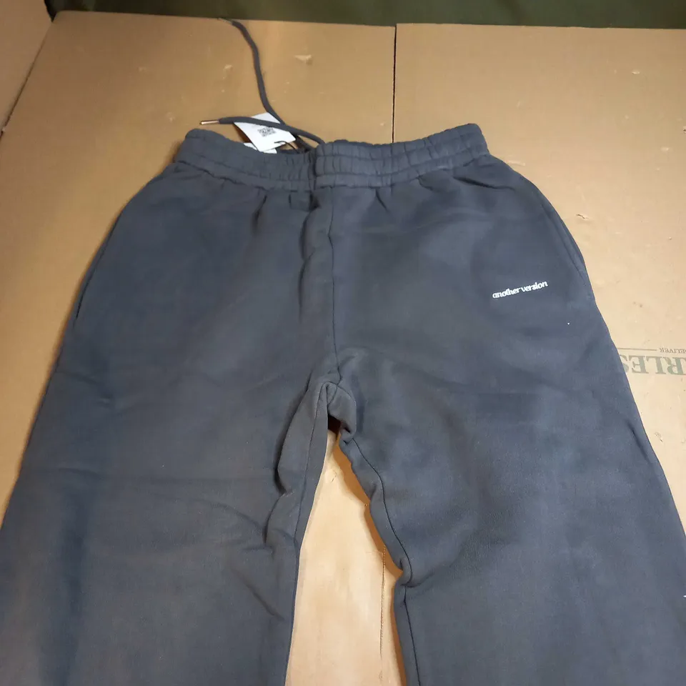 ANOTHER VERSION #SHESWEARINGAV JOGGING PANTS - MEDIUM
