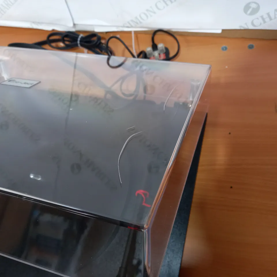 BOXED PRO-JECT PRIMARY E TURNTABLE