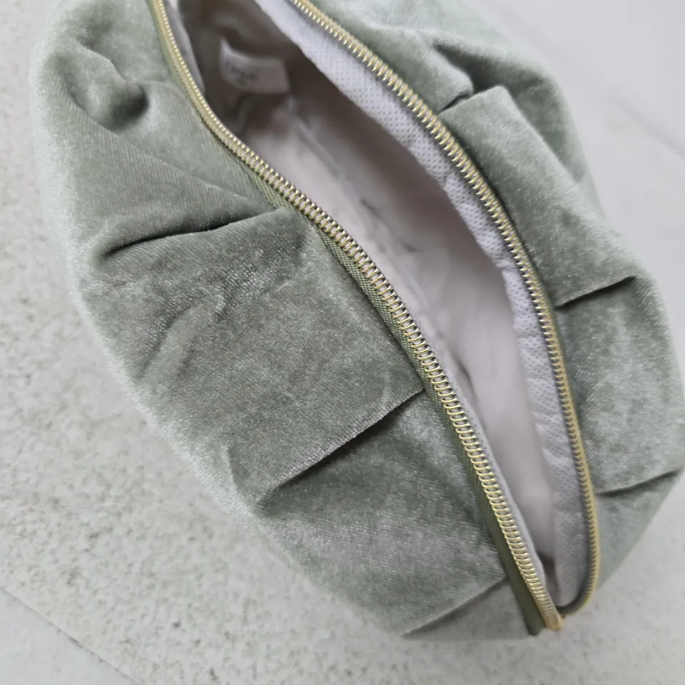 DOVE - VELVET ZIP POUCH WITH LOGO CHARM, SAGE GREY
