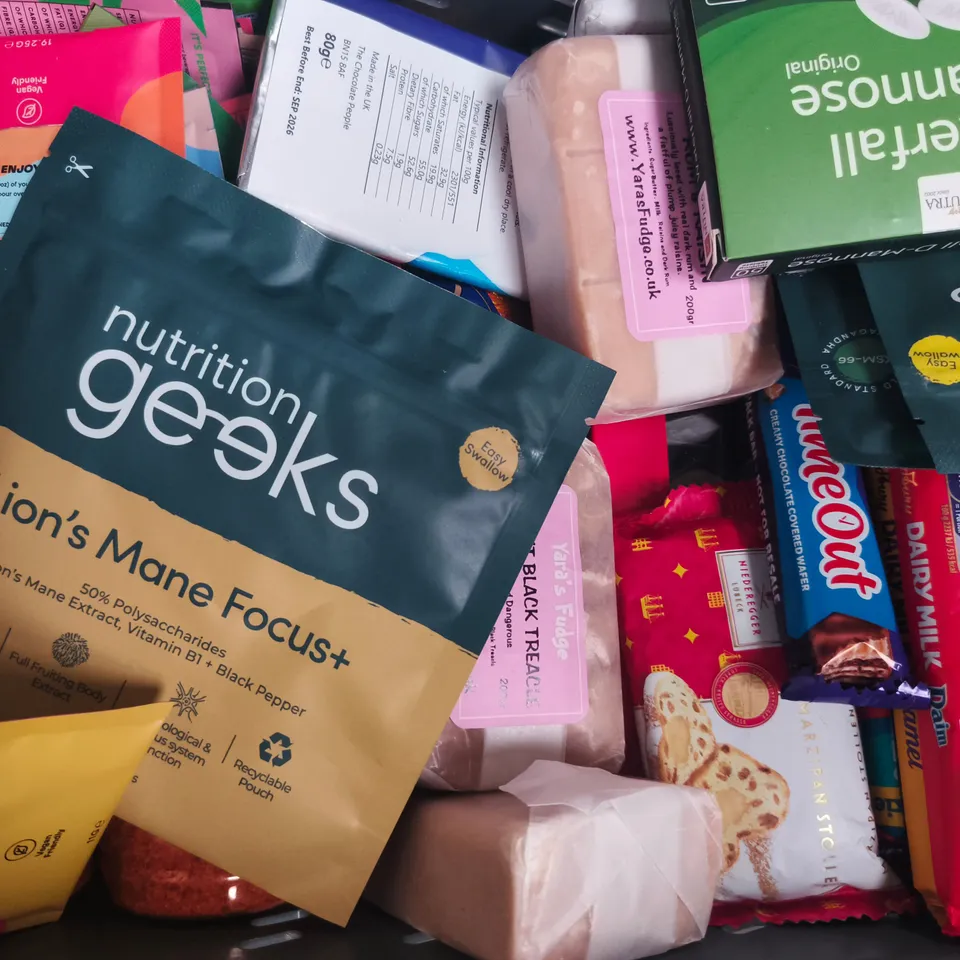 APPROXIMATELY 10 ASSORTED FOOD AND DRINK ITEMS TO INCLUDE CHOCOLATE ORANGE, PEPSI, ETC