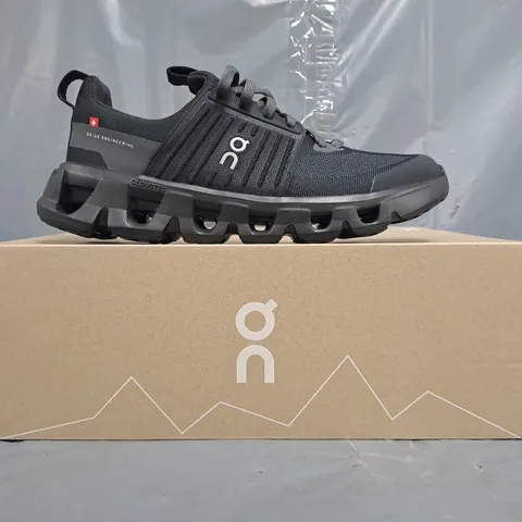 BOXED PAIR OF ON CLOUDSWIFT YOUTH SHOES IN BLACK/ECLIPSE SIZE UK 5.5