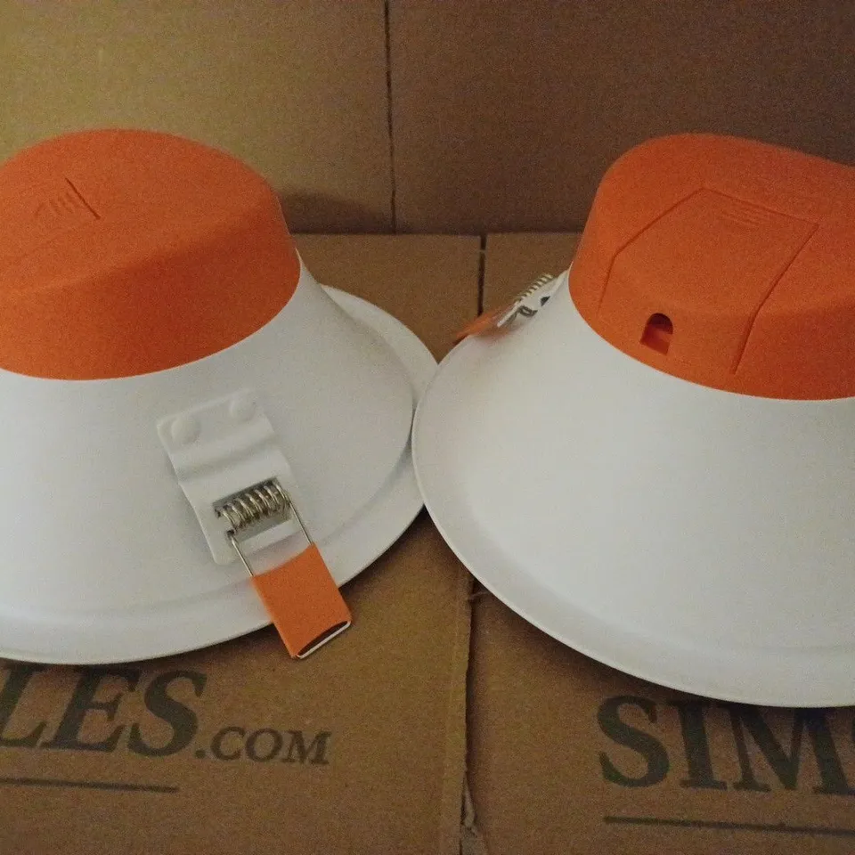 LOT OF 2 BRAND NEW 165MM ROUND LED 16W DOWNLIGHT 3K