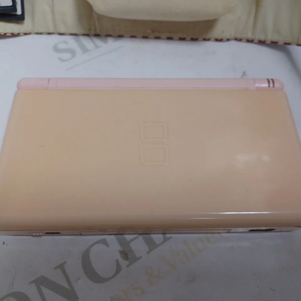 NINTENDO DS LITE WITH GAMES