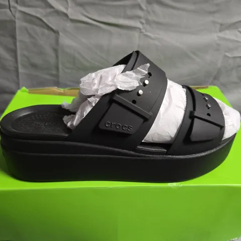 BOXED PAIR OF CROC BROOKLYN BUCKLE CLOGS - UK SIZE 7