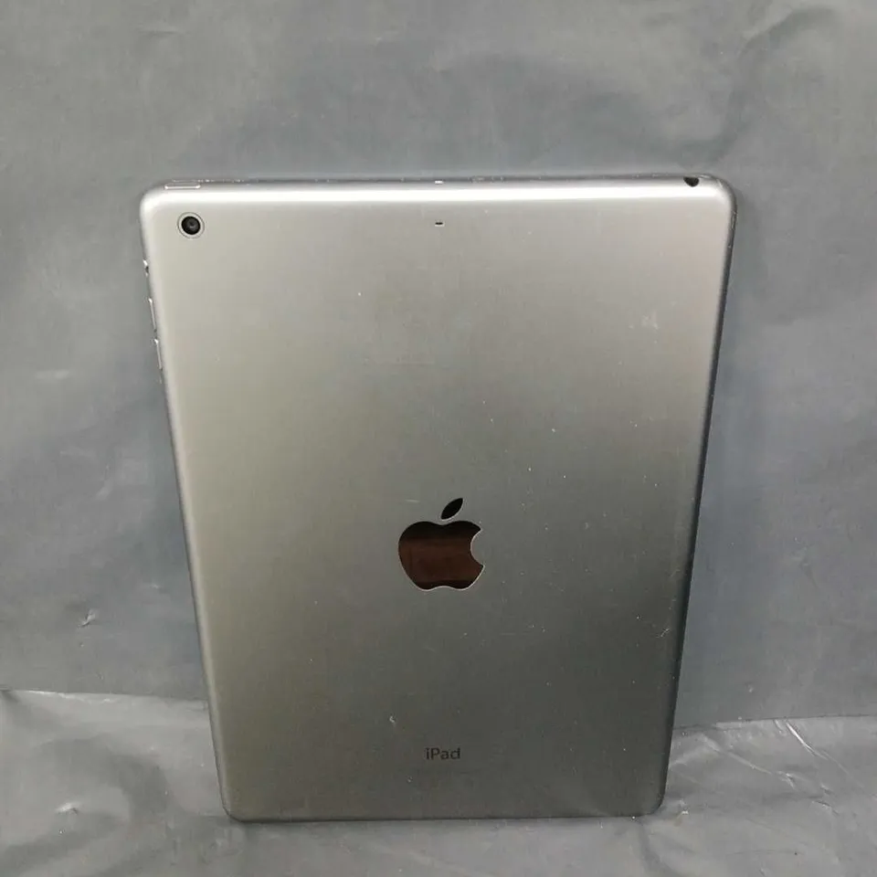 IPAD AIR TABLET - A1474