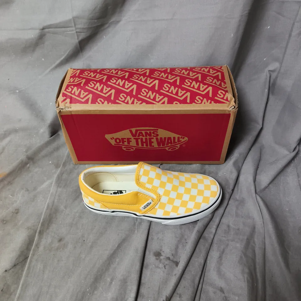 VANS SLIP-ON SHOES – YELLOW/WHITE CHECKERBOARD, KIDS - UK SIZE 1