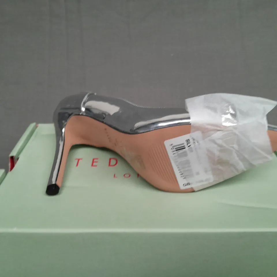 BOXED PAIR OF TED BAKER LONDON ORLILA SILVER UK 5