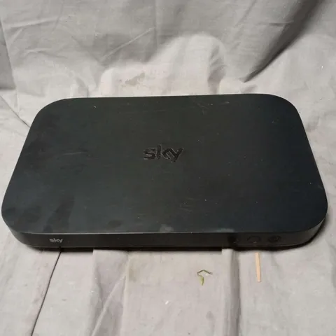 SKY Q SET TOP BOX