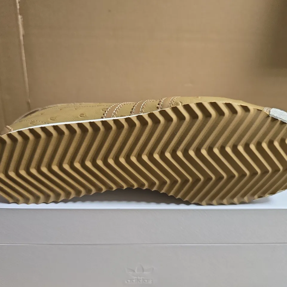 BOXED PAIR OF ADIDAS ITALIA 60S SNEAKER – MADE IN ITALY, BROWN, UK 6.5