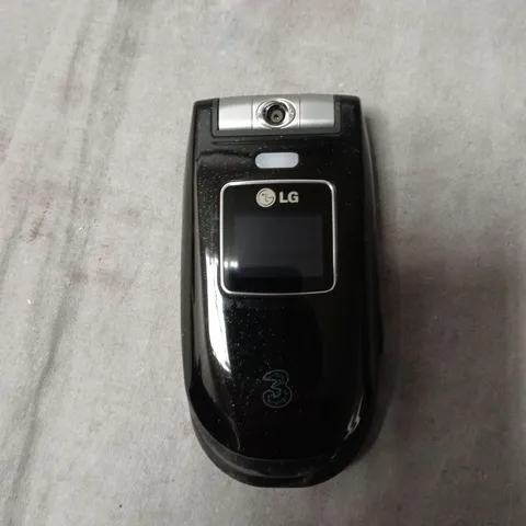 LG FLIP PHONE – 3MP CAMERA, THREE NETWORK