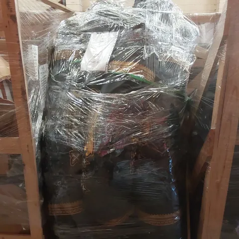 PALLET CONTAINING APPROXIMATELY 9x ASSORTED PUNCH BAGS