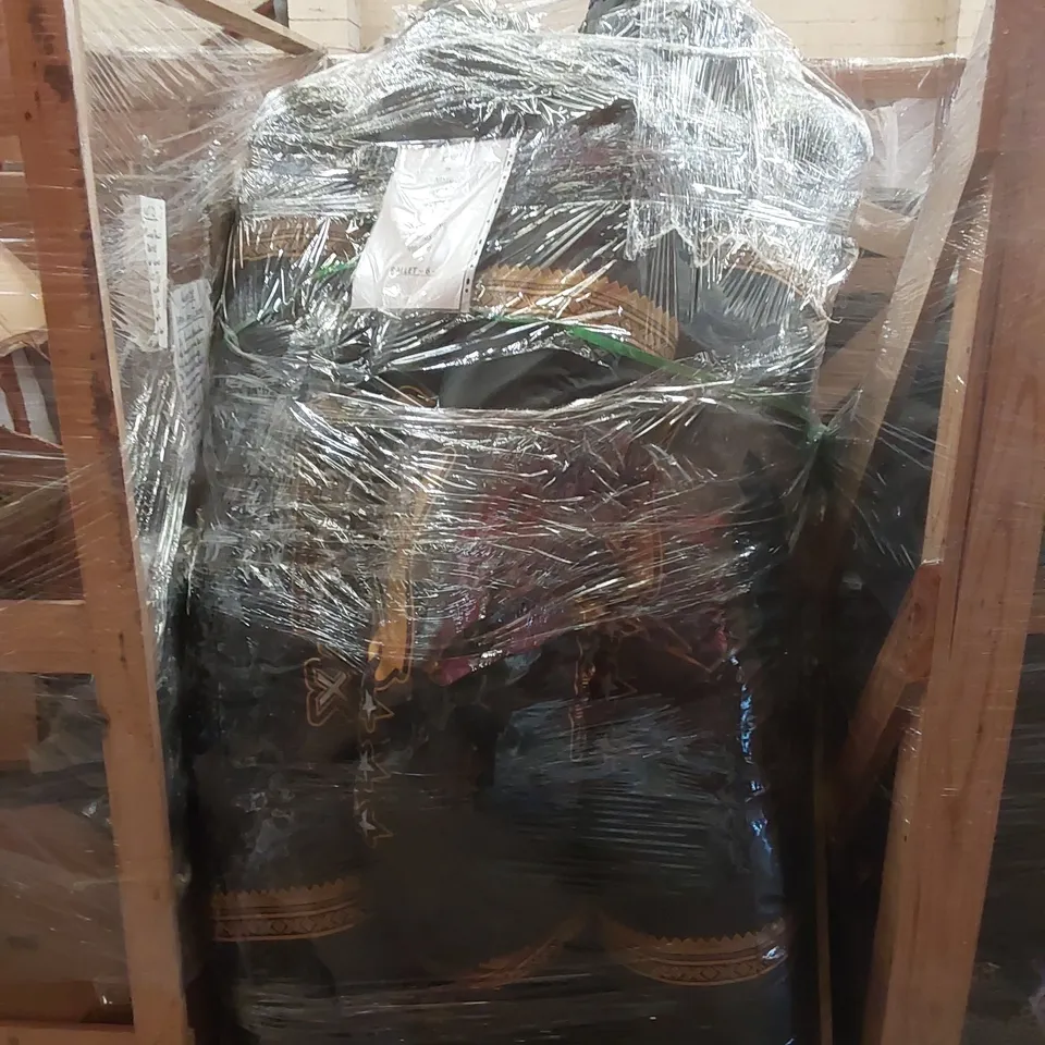 PALLET CONTAINING APPROXIMATELY 9x ASSORTED PUNCH BAGS