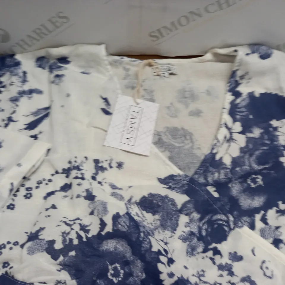 TAMSY WHITE/BLUE FLORAL DRESS - L