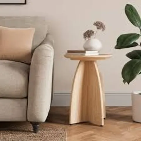 BOXED EFFY SIDE TABLE, NATURAL WOOD EFFECT (1 BOX)