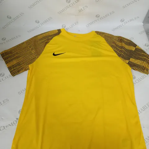 NIKE CASUAL T-SHIRT SIZE XL