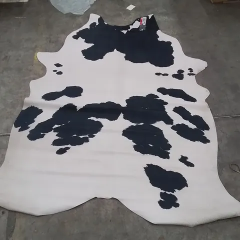 QUALITY DESIGNER AREA RUG - APPROXIMATELY 190X155CM