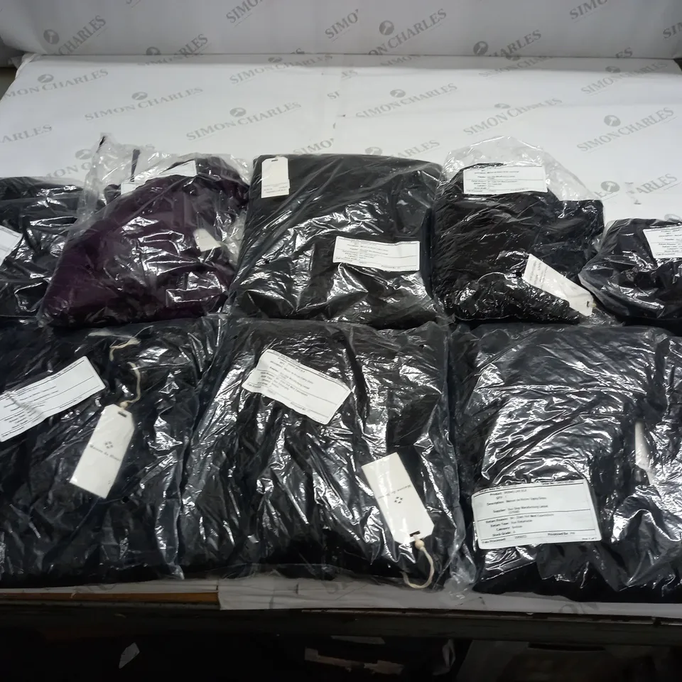 BAG OF APPROX 10 ASSORTED CLOTHING ITEMS TO INCLUDE - MAISON DE NIMES