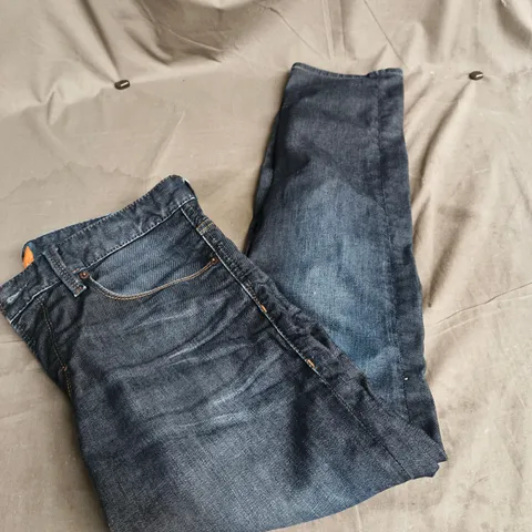 BOSS SKINNY DENIM JEANS SIZE 32/32