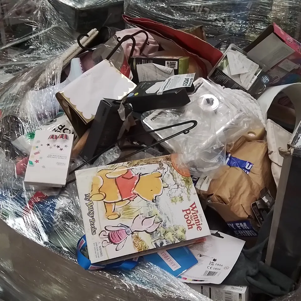 PALLET CONTAINING A LARGE QUANTITY OF ASSORTED HOUSEHOLD PRODUCTS AND ITEMS TO INCLUDE;KIDS BASEBALL BAT,TUMBLER,LOVE HEART LED LIGHT,EARPHONES 