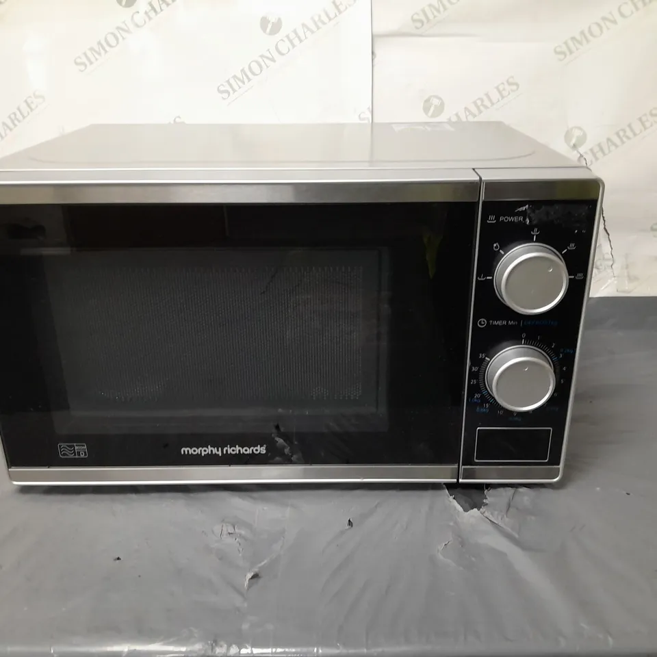 BOXED MORPHY RICHARDS MICROWAVE OVEN SILVER 800W - COLLECTION ONLY