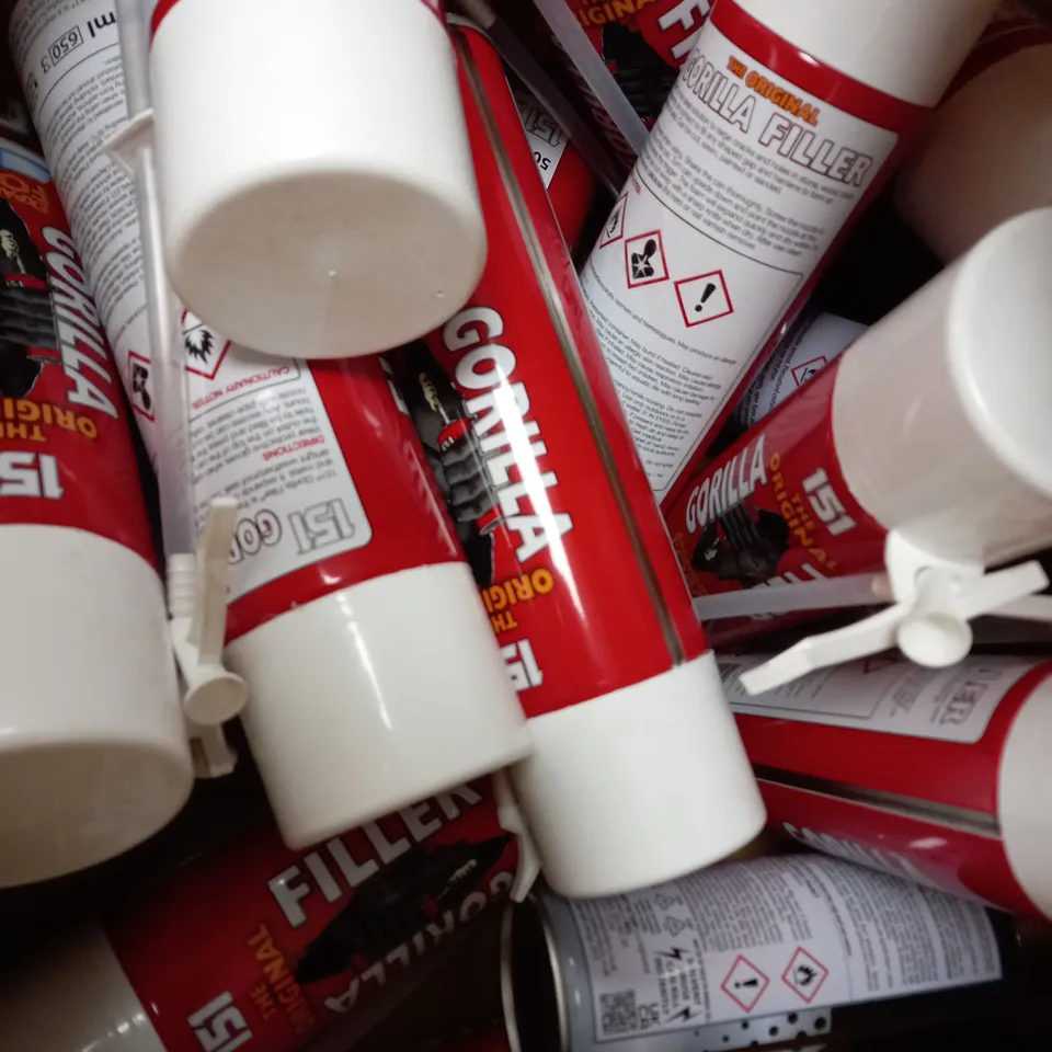 BOX OF APPROXIMATELY 20 ASSORTED ITEMS TO INCLUDE GORILLA FILLER & CHROME EFFECT SPRAY PAINT 