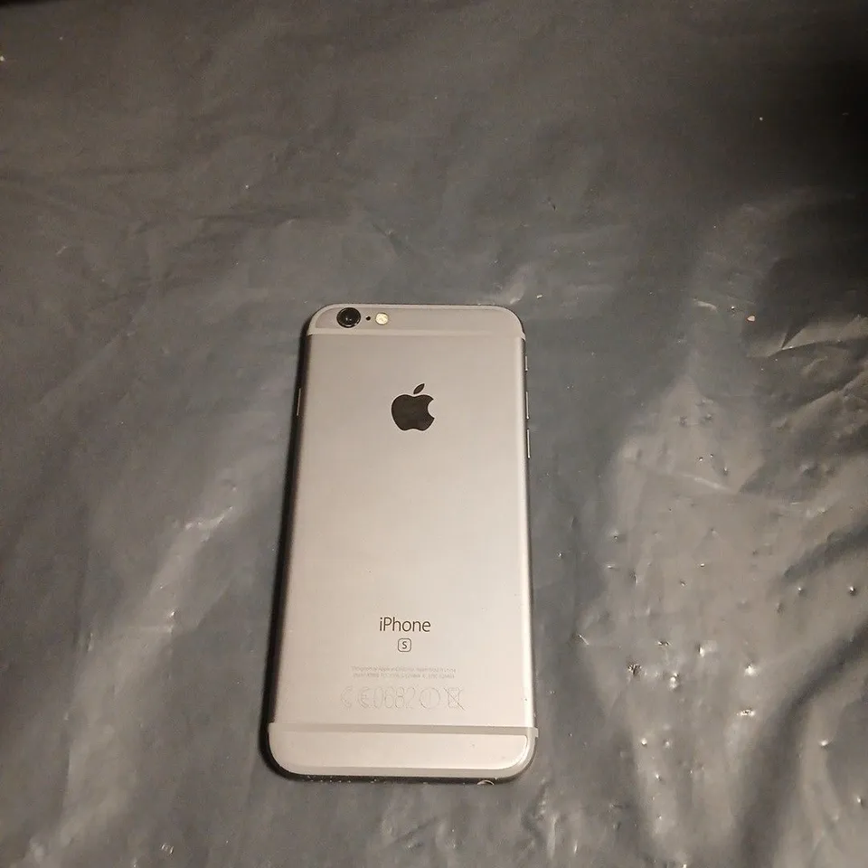 APPLE IPHONE – SILVER 