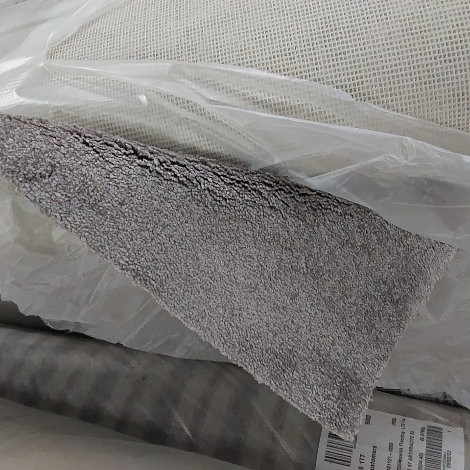 ROLL OF QUALITY JAGGER LAVENDER GREY CARPET / SIZE: APPROXIMATELY 4 X 1m