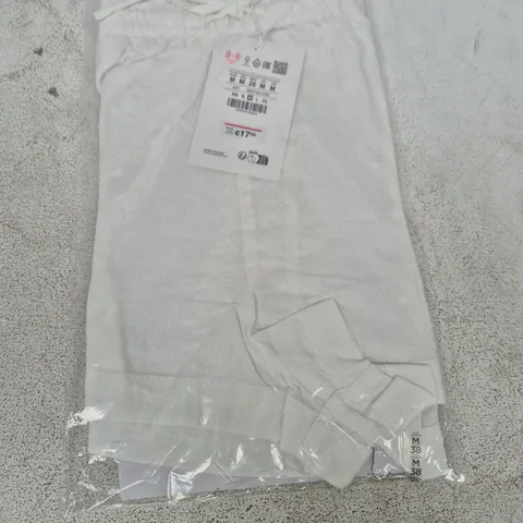 PULL&BEAR WHITE JOGGERS – SIZE M