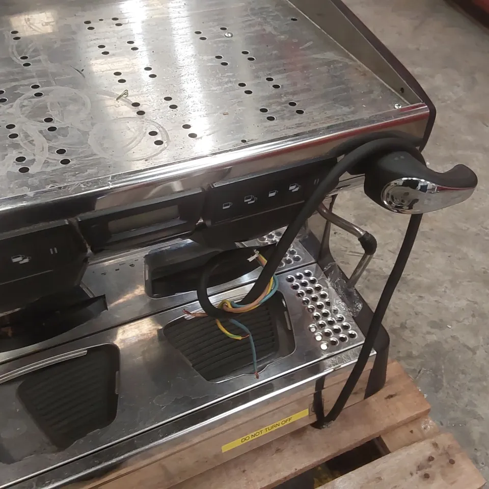 RANCILIO CLASSE 7 COMMERCIAL 2 GROUP COFFEE MACHINE