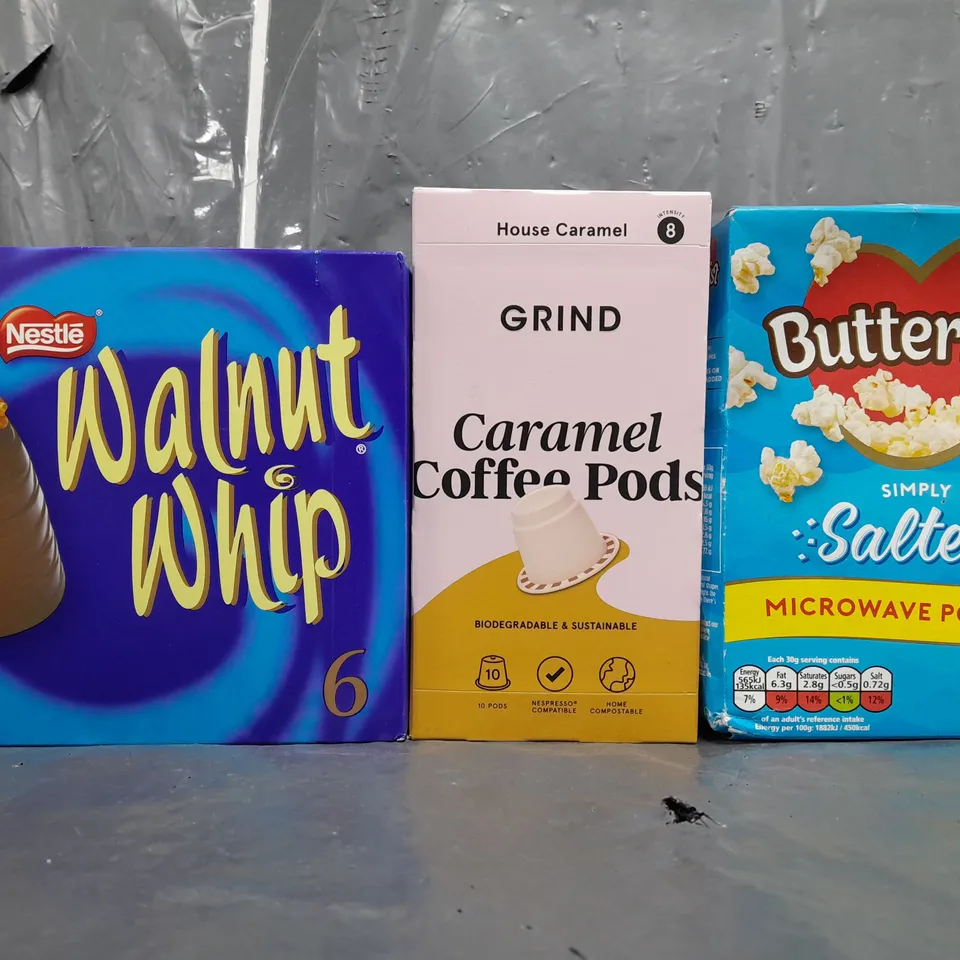 APPROXIMATELY 10 ASSORTED FOOD/DRINK PRODUCTS TO INCLUDE POPCORN, COFFEE PODS, WALNUT WHIP, ETC