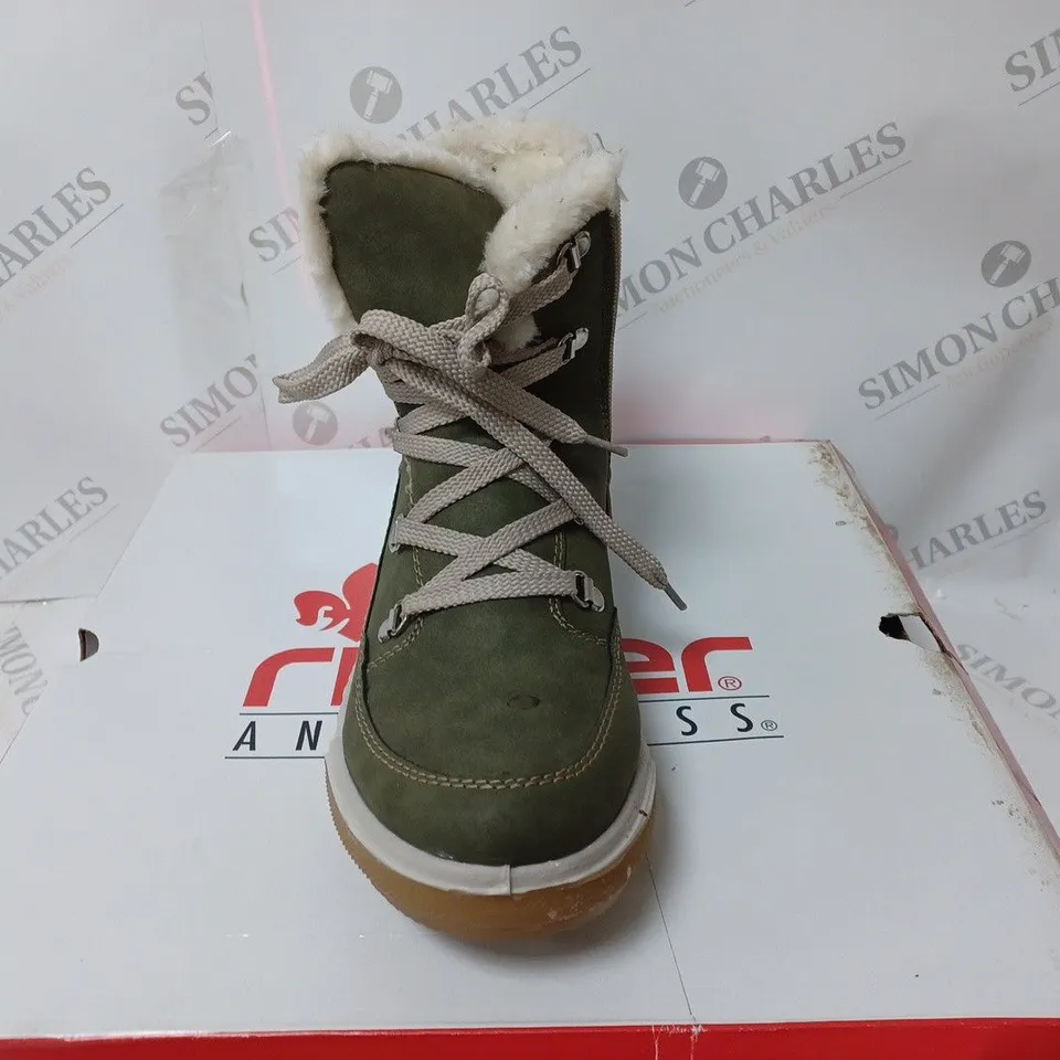 BOXED PAIR OF RIEKER ANTISTRESS WATER RESISTANT WARM HIKING BOOTS IN KHAKI - SIZE 5
