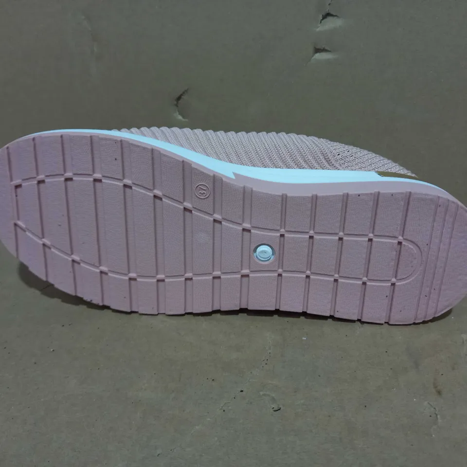 BOXED PAIR OF DESIGNER SHOES IN PINK EU SIZE 37