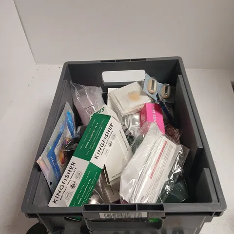 TOTE OF APPROXIMATELY 20 ASSORTED COSMETICS TO INCLUDE: ID WHITENING MOUTHWASH