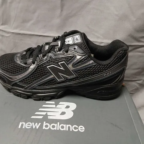 NEW BALANCE NB 740 YOUTH RUNNING SHOES – BLACK/GRAY, UK 4
