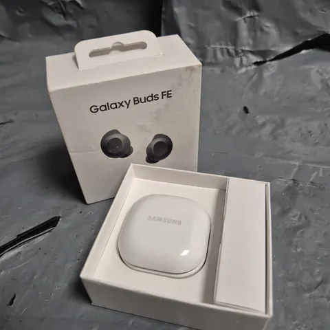 SAMSUNG GALAXY BUDS FE WIRELESS BLUETOOTH NOISE-CANCELLING EARBUDS - BLACK