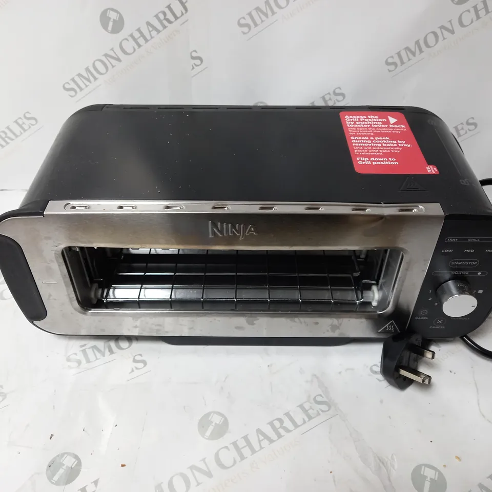 BOXED NINJA 2 IN 1 TOASTER & GRILL ST100UK