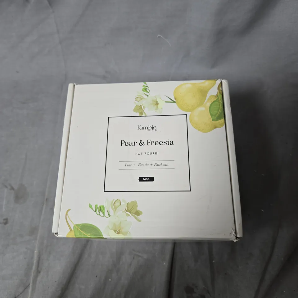 POT POURRI SET: GLASS JAR WITH GOLD LID + PEAR & FREESIA POT POURRI BOX (KIMBIE HOME, 140G)