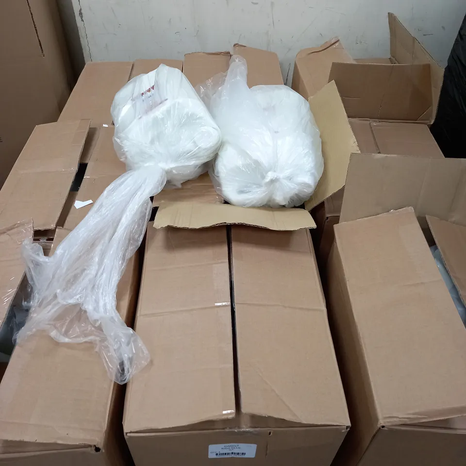 APPROXIMATELY 36 BOTTLES OF WASHABLE GLUE (36X5L) - COLLECTION ONLY