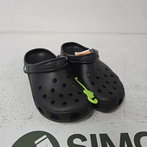 CROCS CLASSIC BLACK CLOGS – 6